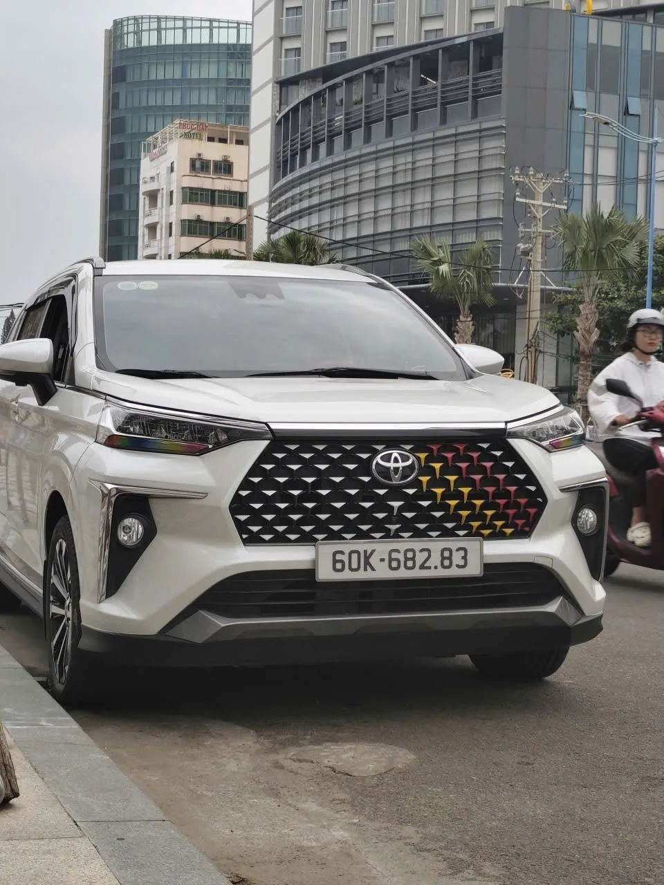 Toyota Veloz — 7 chỗ